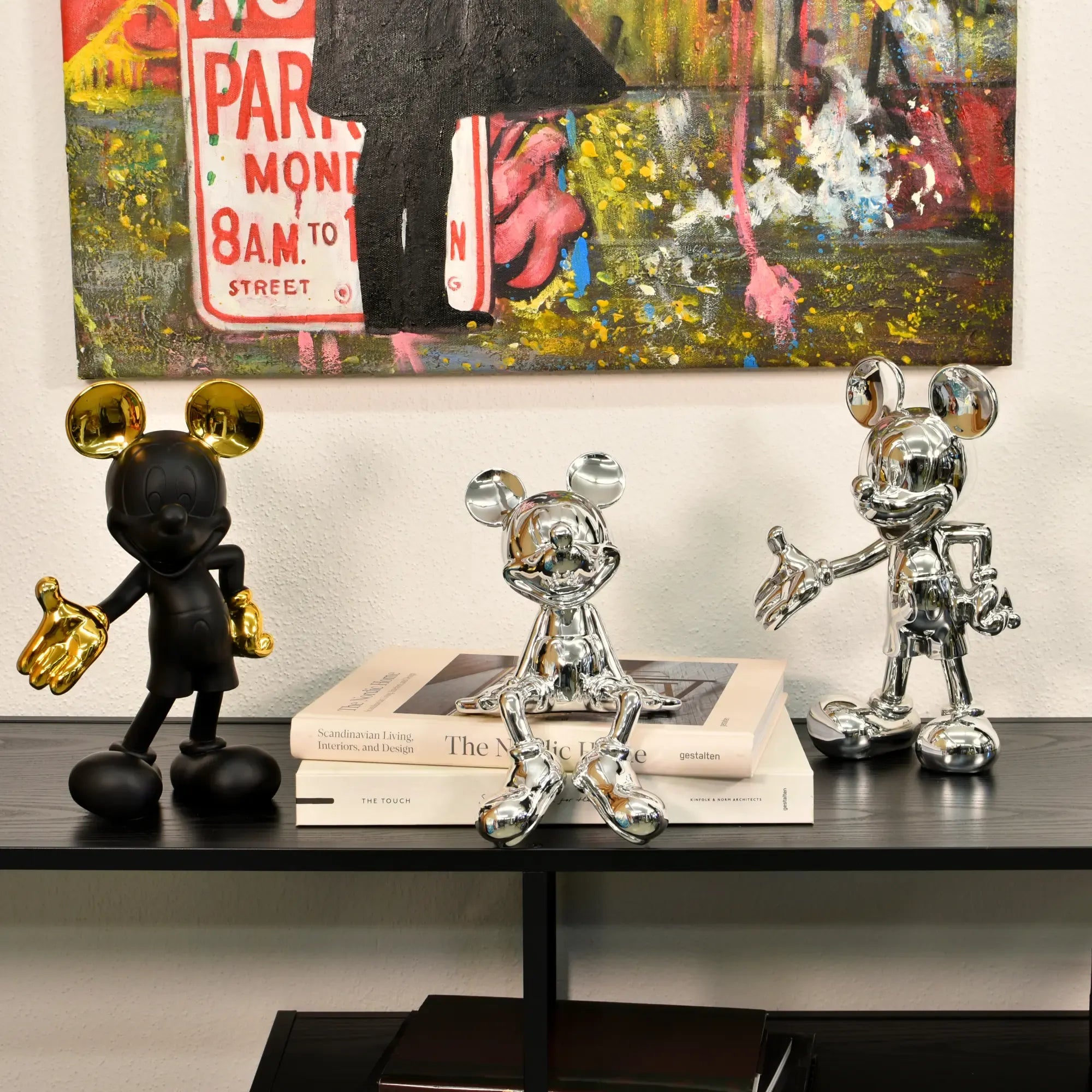 Dekofigur - Mickey Mouse - Pop-Art Micky Maus Sammlerfigur Disney mit Goldakzent Iconic Elegance