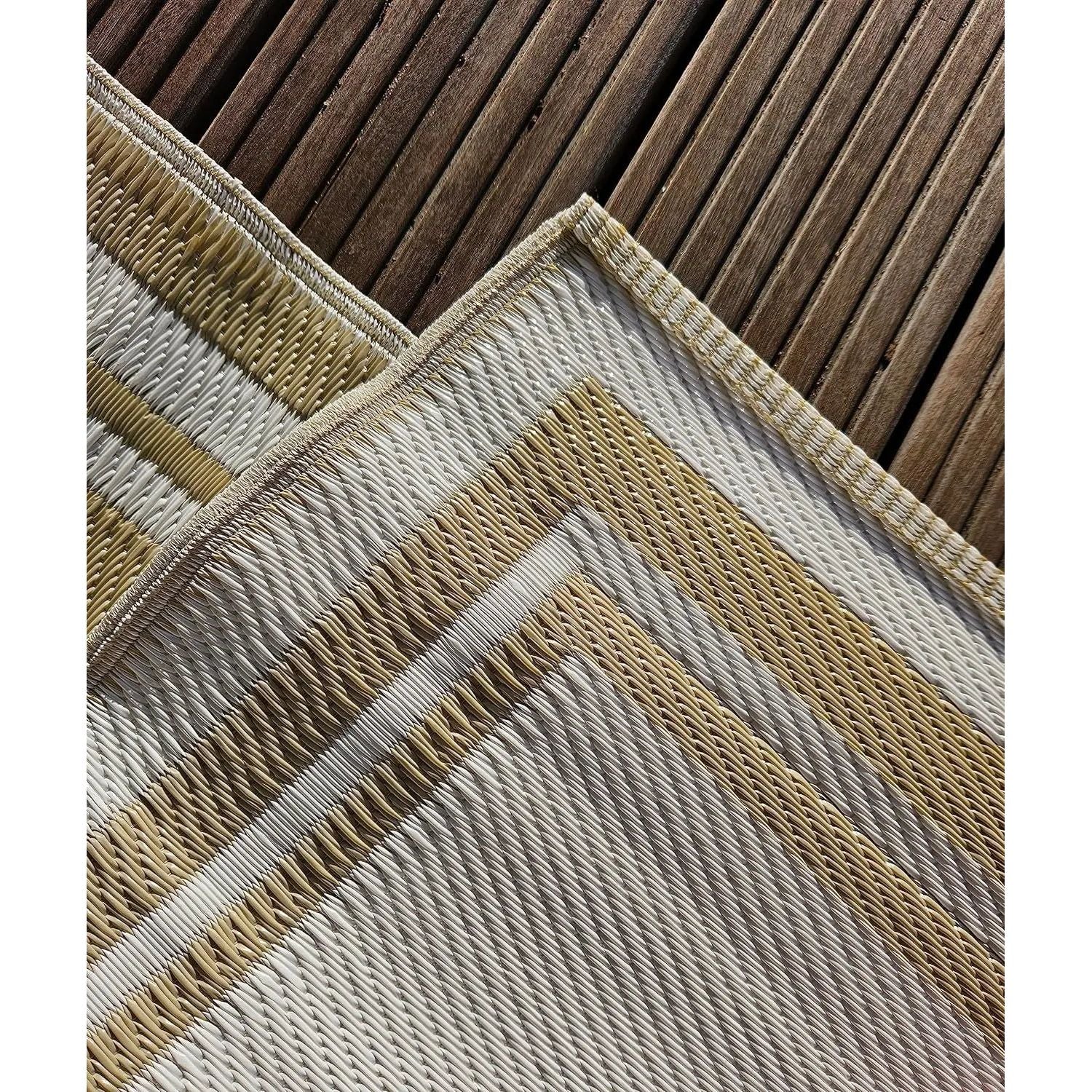 Outdoor-Teppich 150×90 cm Beige-Weiß – Wetterfester Balkonteppich für Balkon & Terrasse