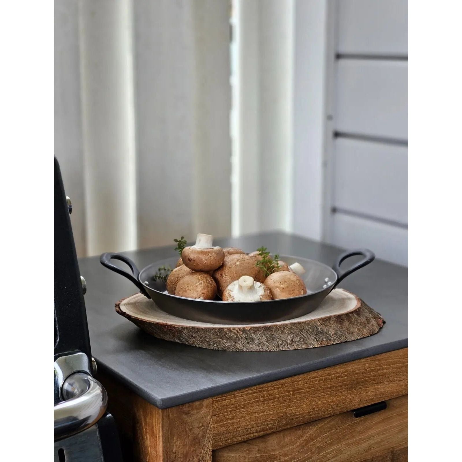 Holz-Baumscheibe Ø 20–23 cm – Ovales Dekobrett aus Naturholz für Tischdeko & Wohnaccessoires