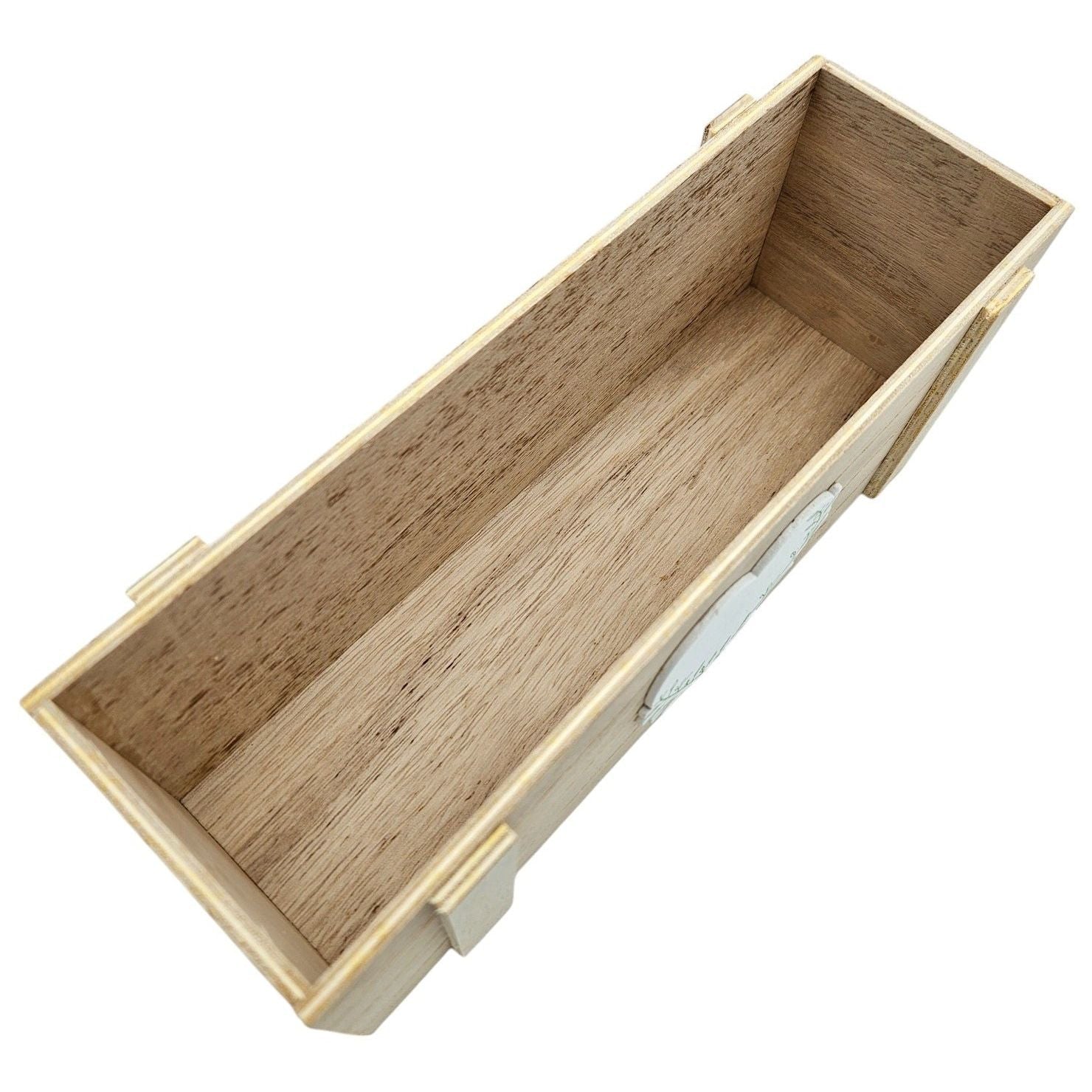 Holzkiste „Heart“ – Rechteckige Aufbewahrungsbox aus Naturholz mit Herzdetail für Küche & Deko