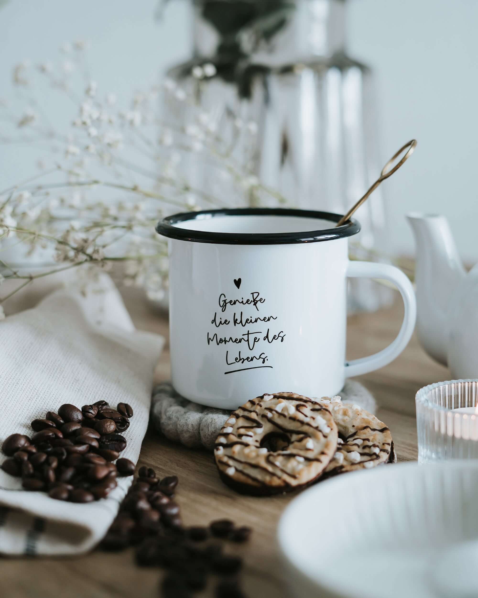 Kleine Momente · Emaille-Tasse