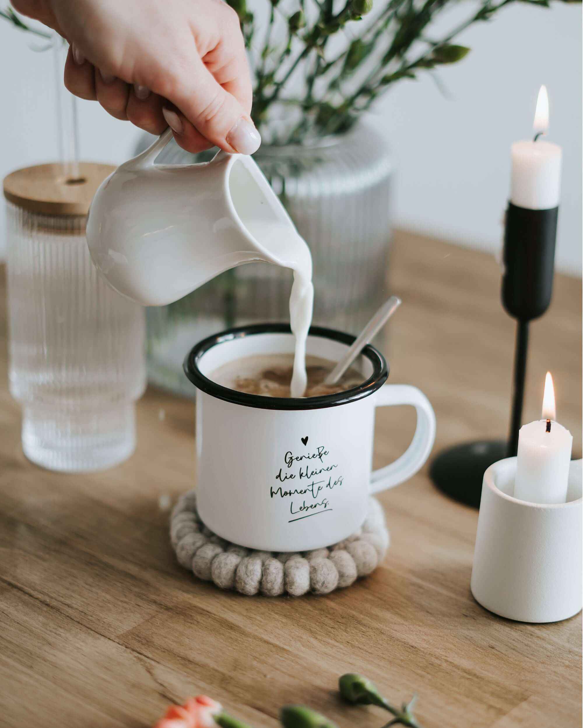 Kleine Momente · Emaille-Tasse