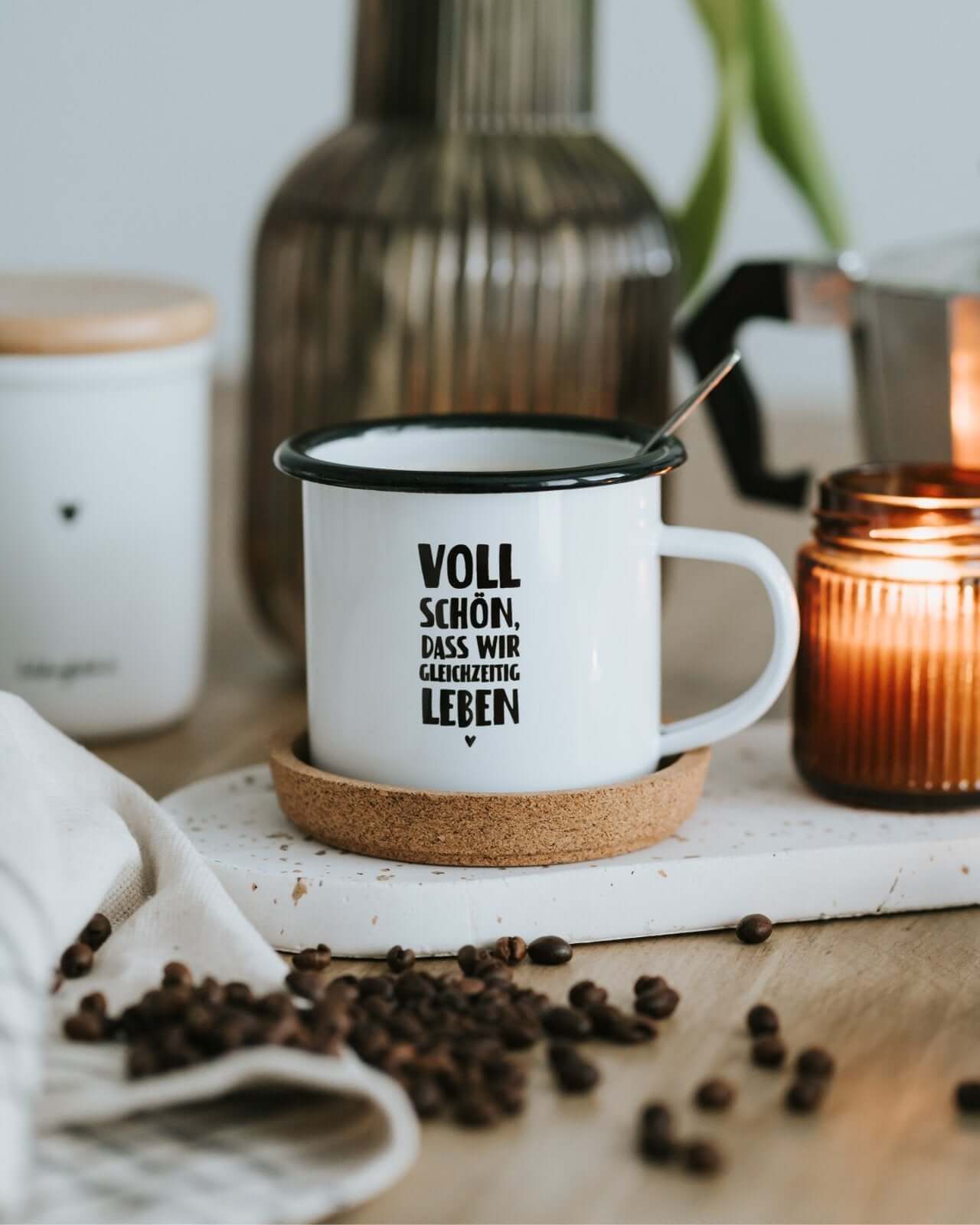 Voll schön · Emaille-Tasse