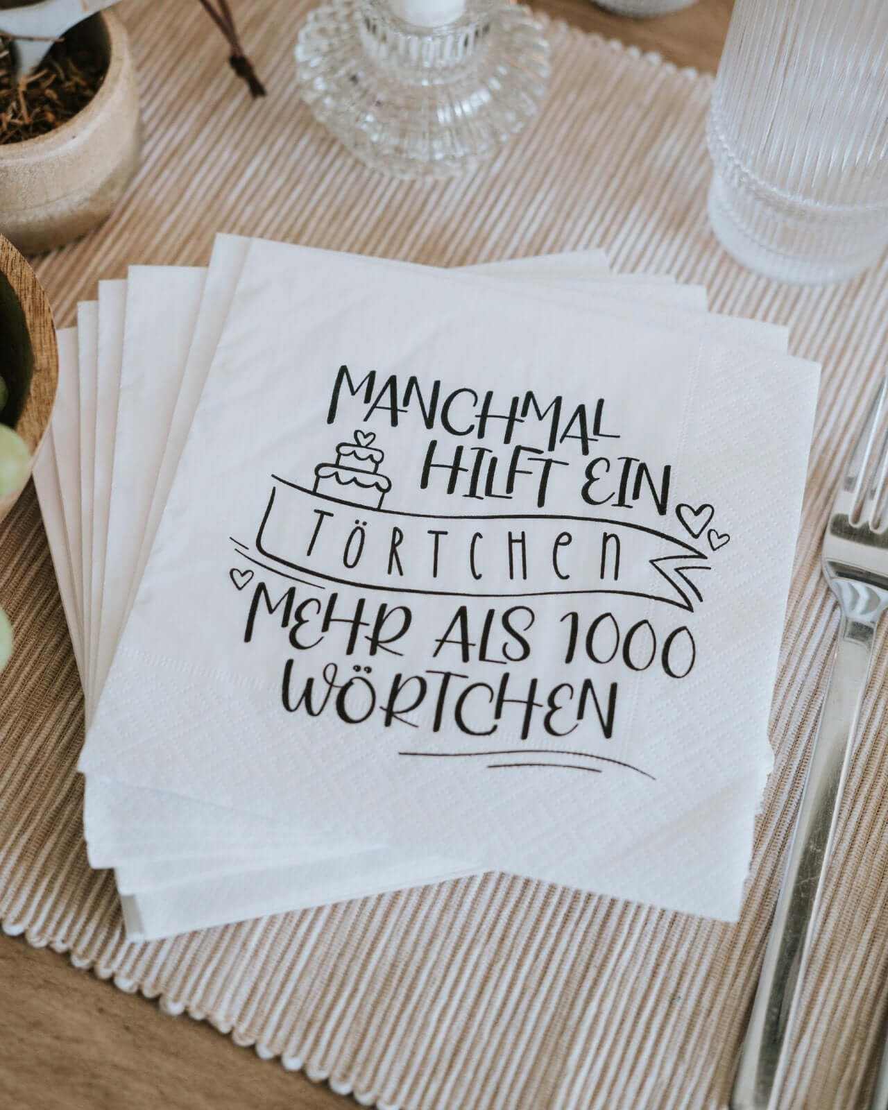 Schwarz-weiße elegante Servietten 3-lagig umweltfreundlich für festliche Tische