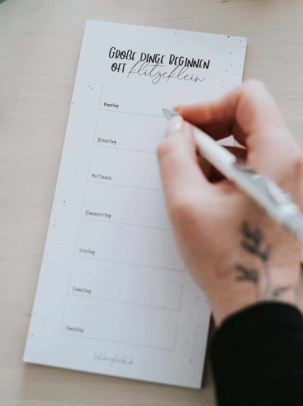 Magnetischer To-Do-Block mit 50 Blättern und starker Magnetrückseite für Kühlschrank und Co.