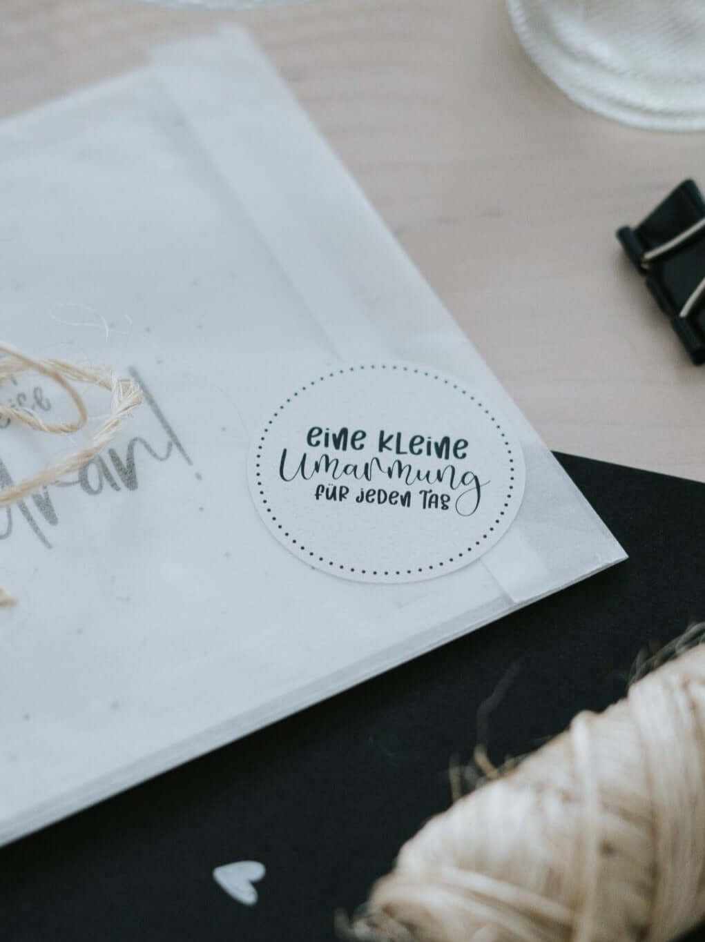 Eine kleine Umarmung · Aufkleber