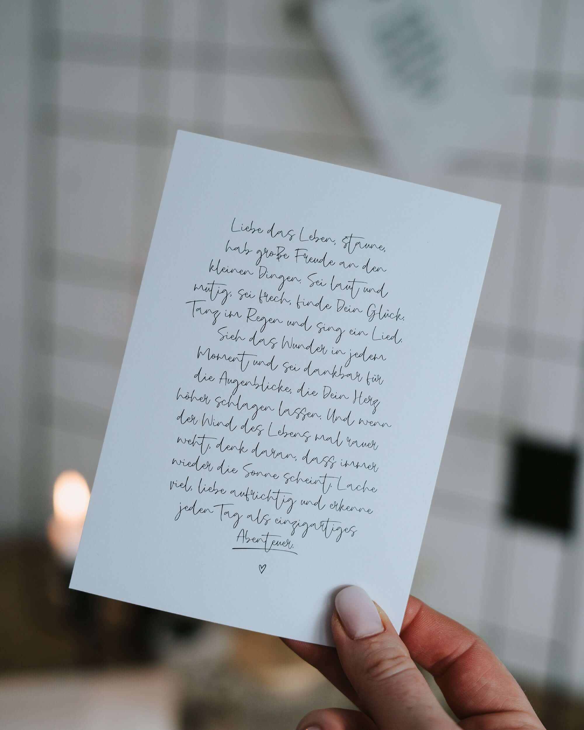 Postkarte Liebe das Leben mit inspirierendem Spruch auf nachhaltigem Naturpapier