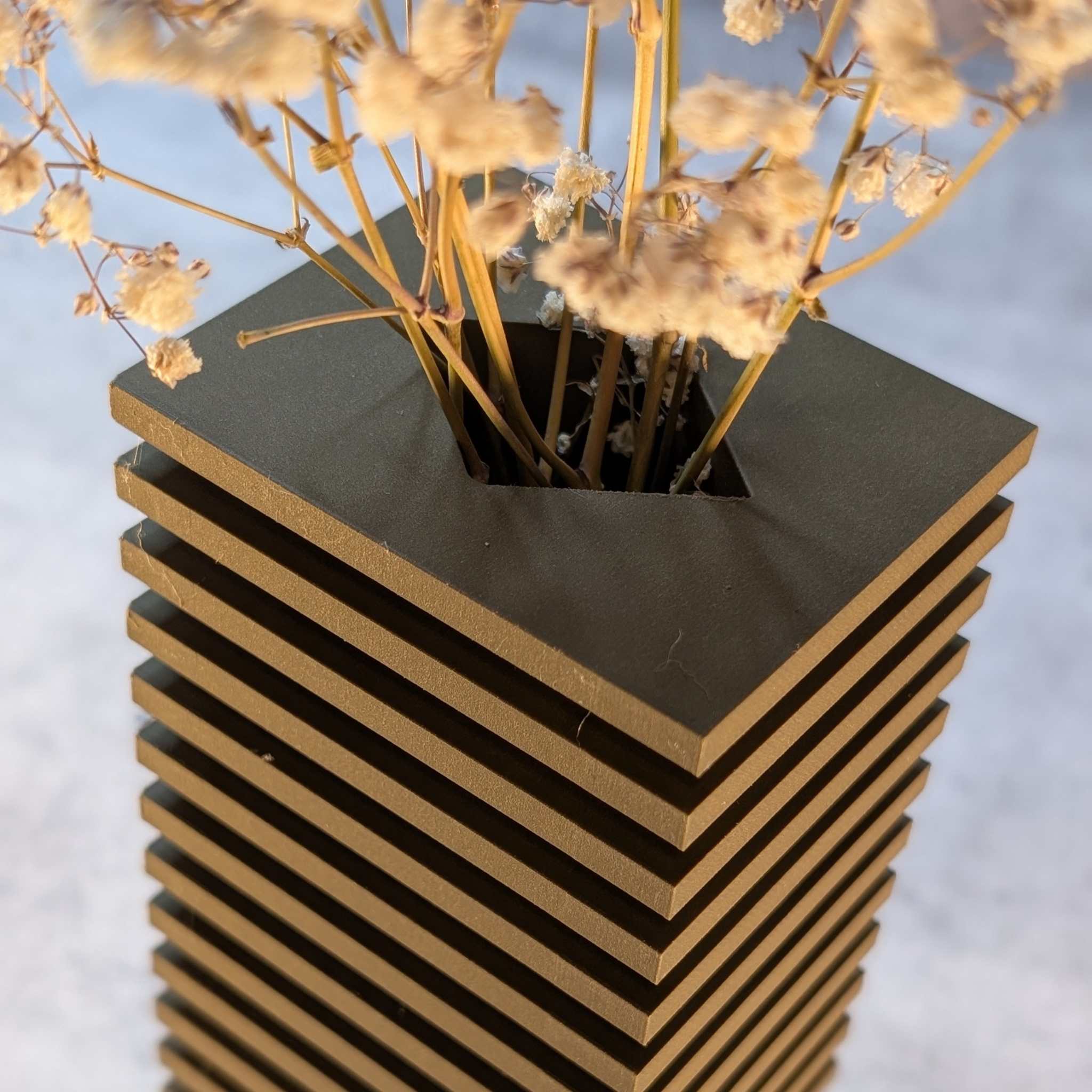 Nado Vase Black Walnut aus PLA-Wood mit 3D-Druck, modernes nachhaltiges Design