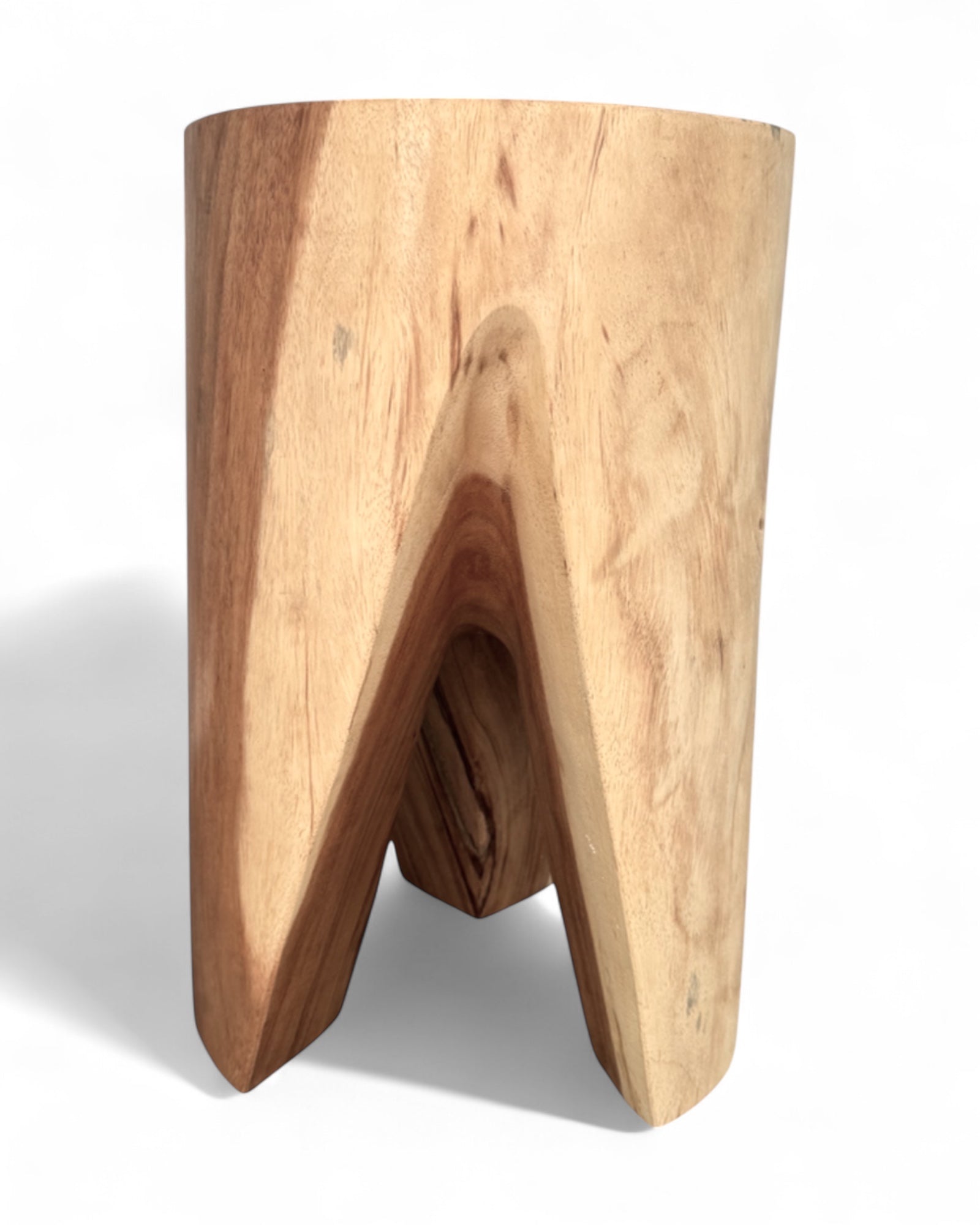 FaHome „Arc“ – skulpturaler Beistelltisch/Hocker aus massivem Teakholz, rund, 45 × 30 cm, handgefertigt mit bogenförmiger Aussparung – Candelae Collab