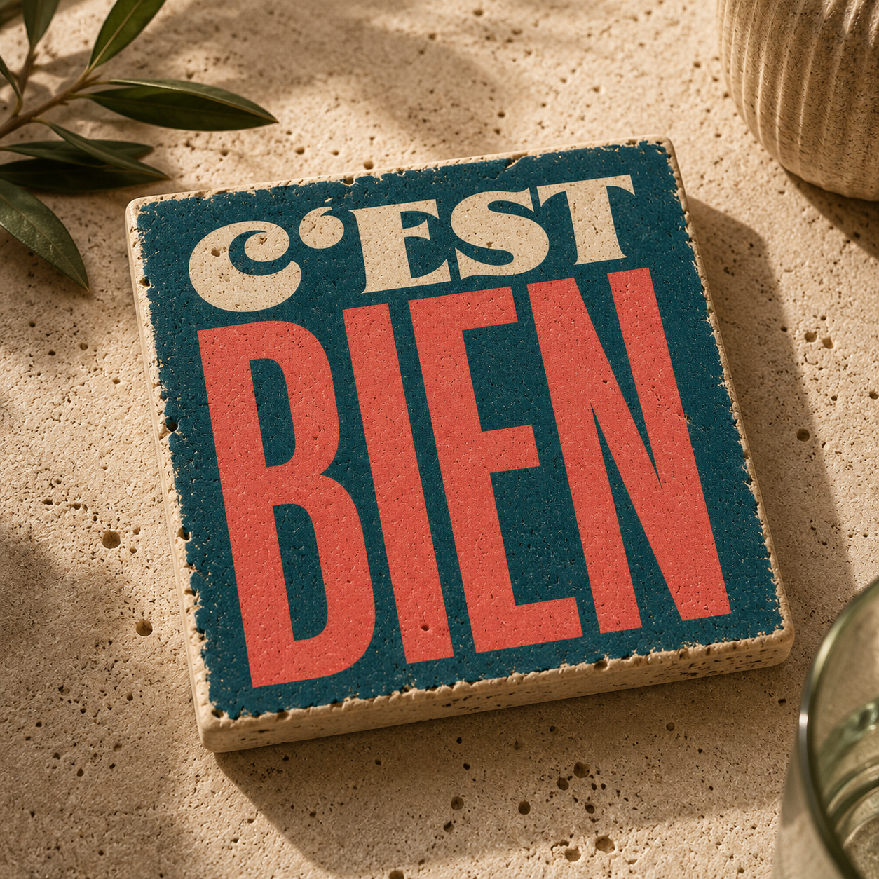 C'EST BIEN | Kleines Kunstwerk aus Travertin