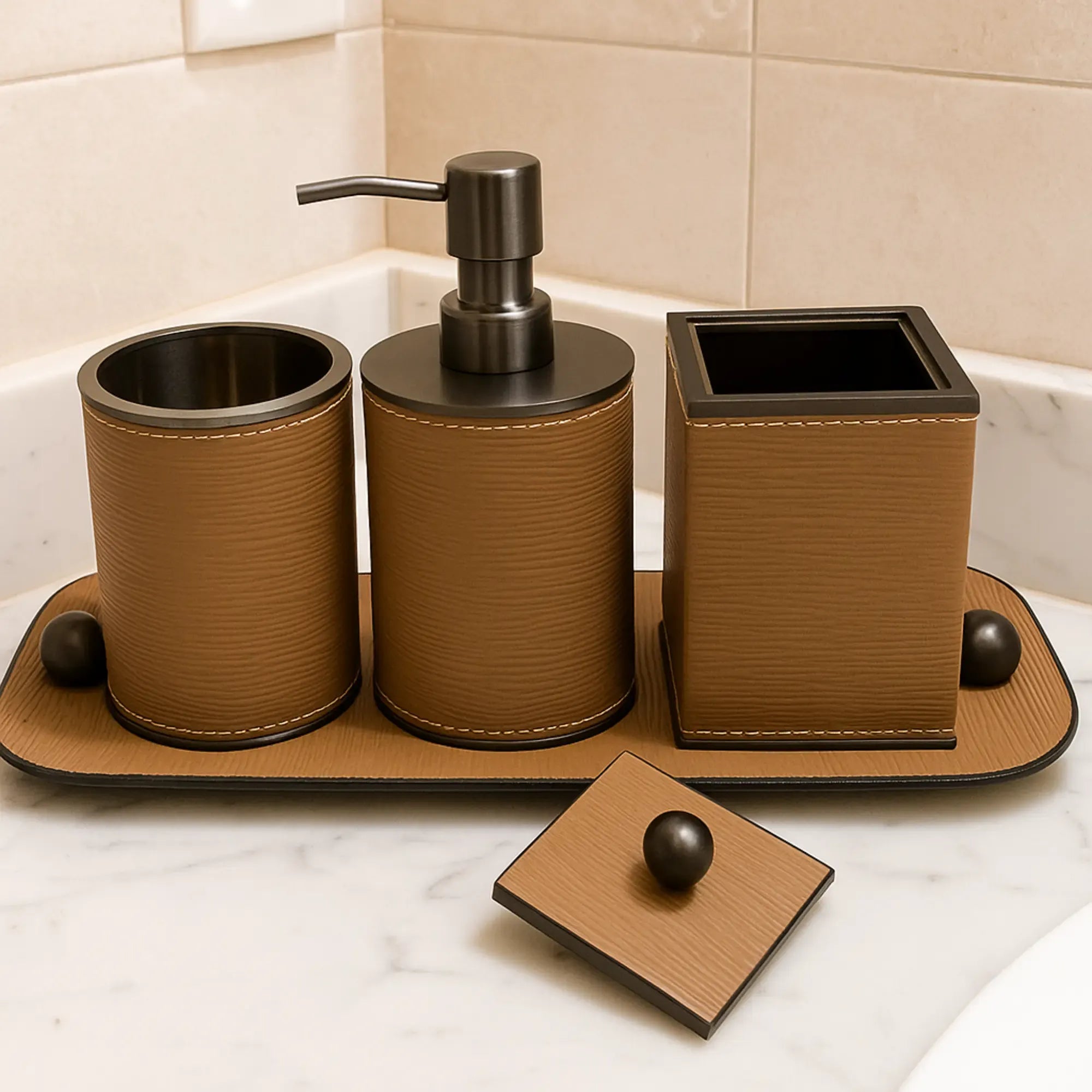 Badezimmer-Set - aus 4 Teilen - Luxus Feinleder Badset Seifenspender Eleganza Bath