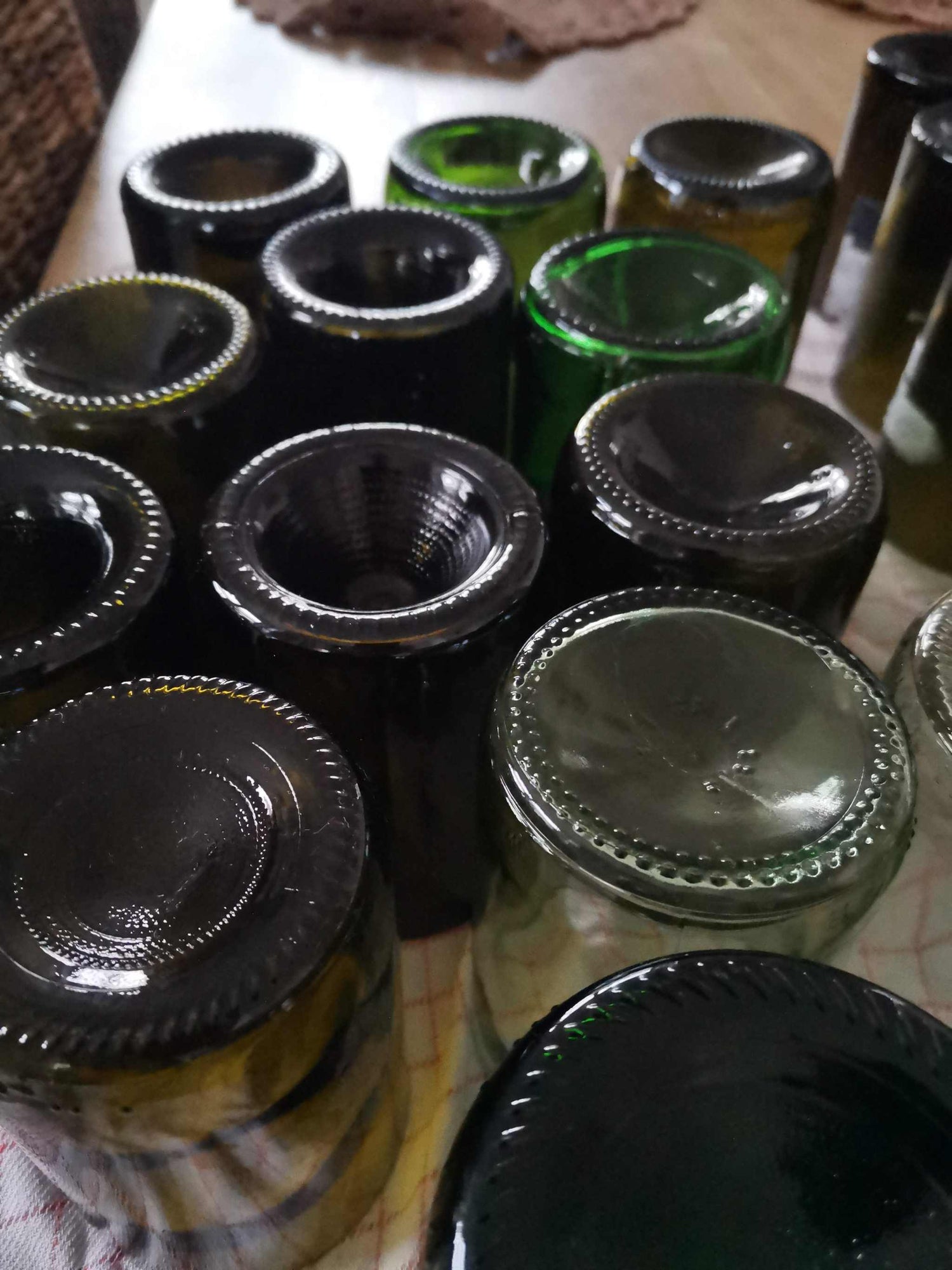 Upcycled wine bottle candle glass with soy wax from Candelae