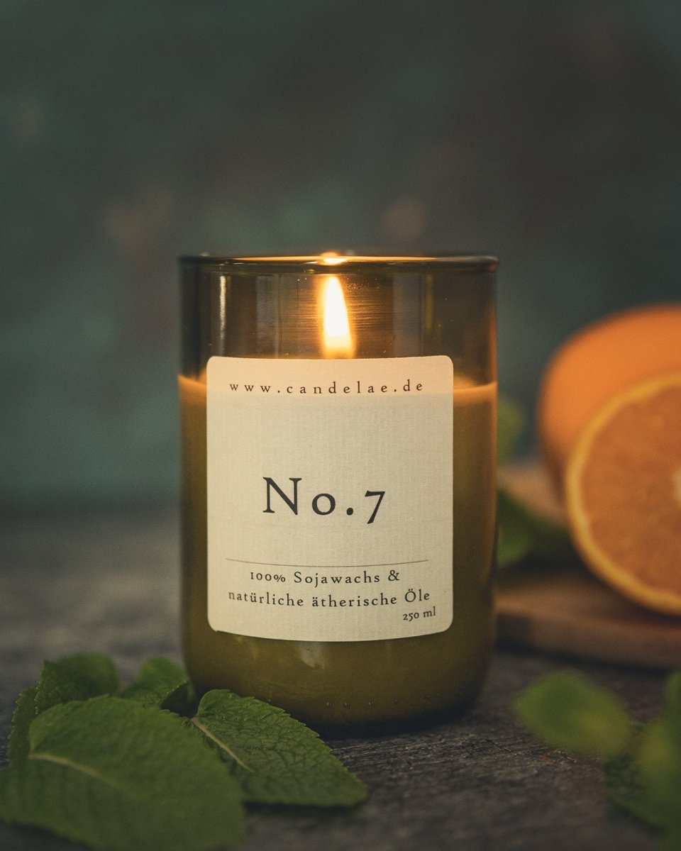 Candele Duftkerze No.7: Eine einzigartige Mischung aus natürlichen ätherischen Ölen in handgefertigten recycelten Gläsern - Candelae Duftkerzen