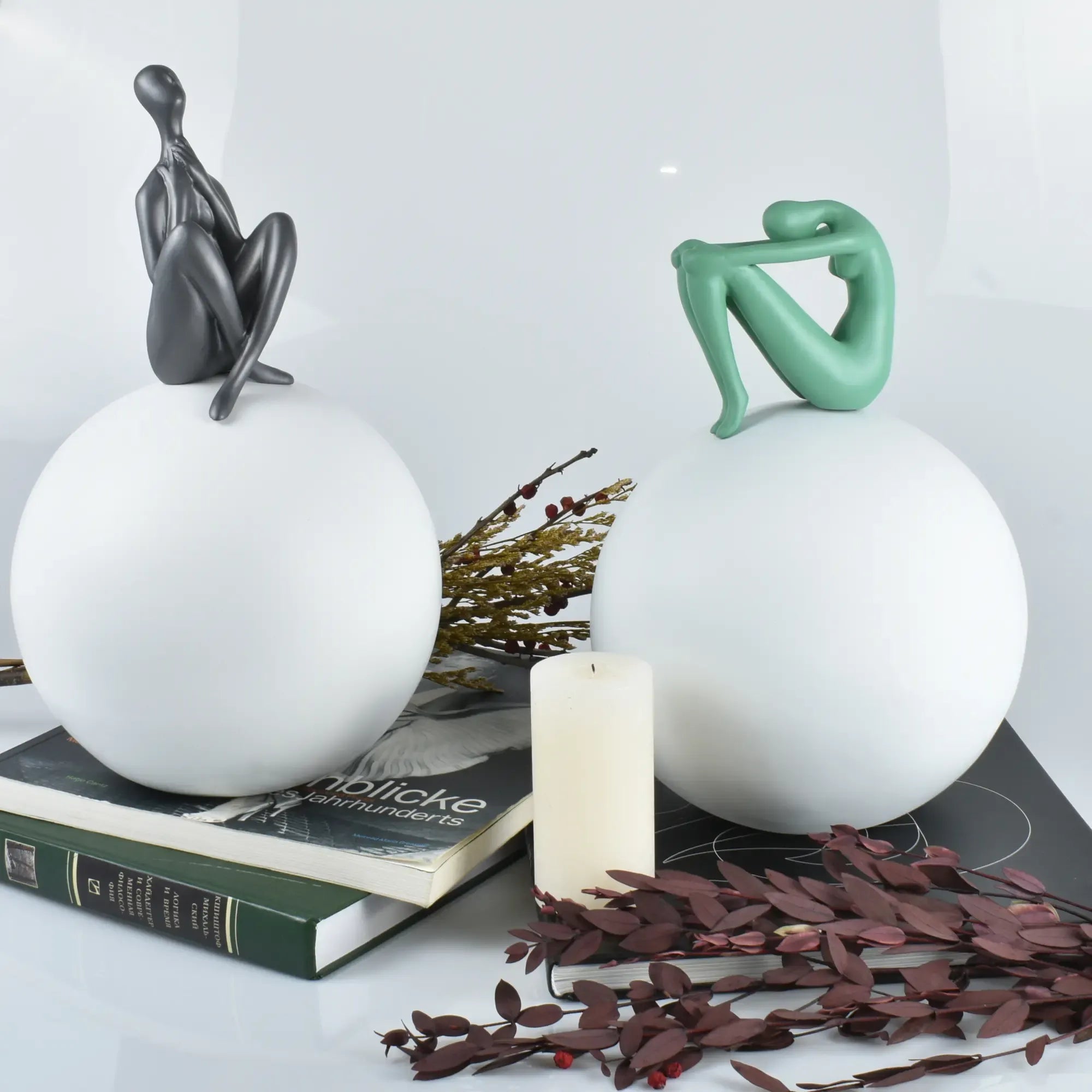 Dekofigur - Mensch auf einer Kugel - Modernes Deko-Objekt Figurenskulptur Réflexion Moderne