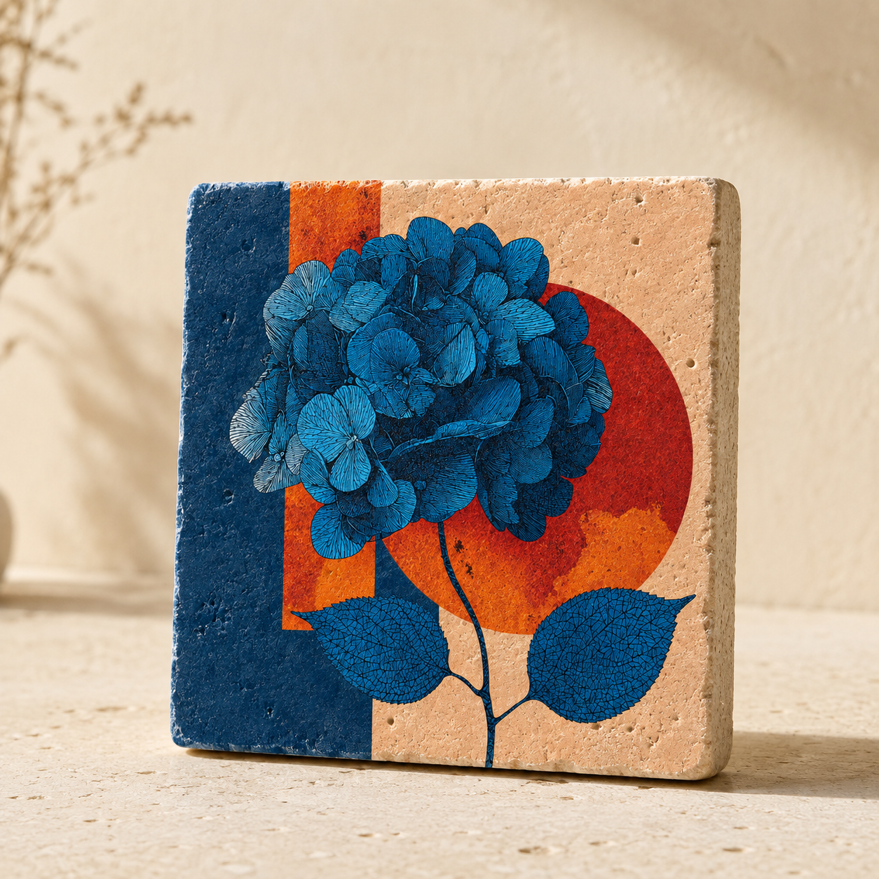 Hortensie im Farbkreis | Kleines Kunstwerk aus Travertin