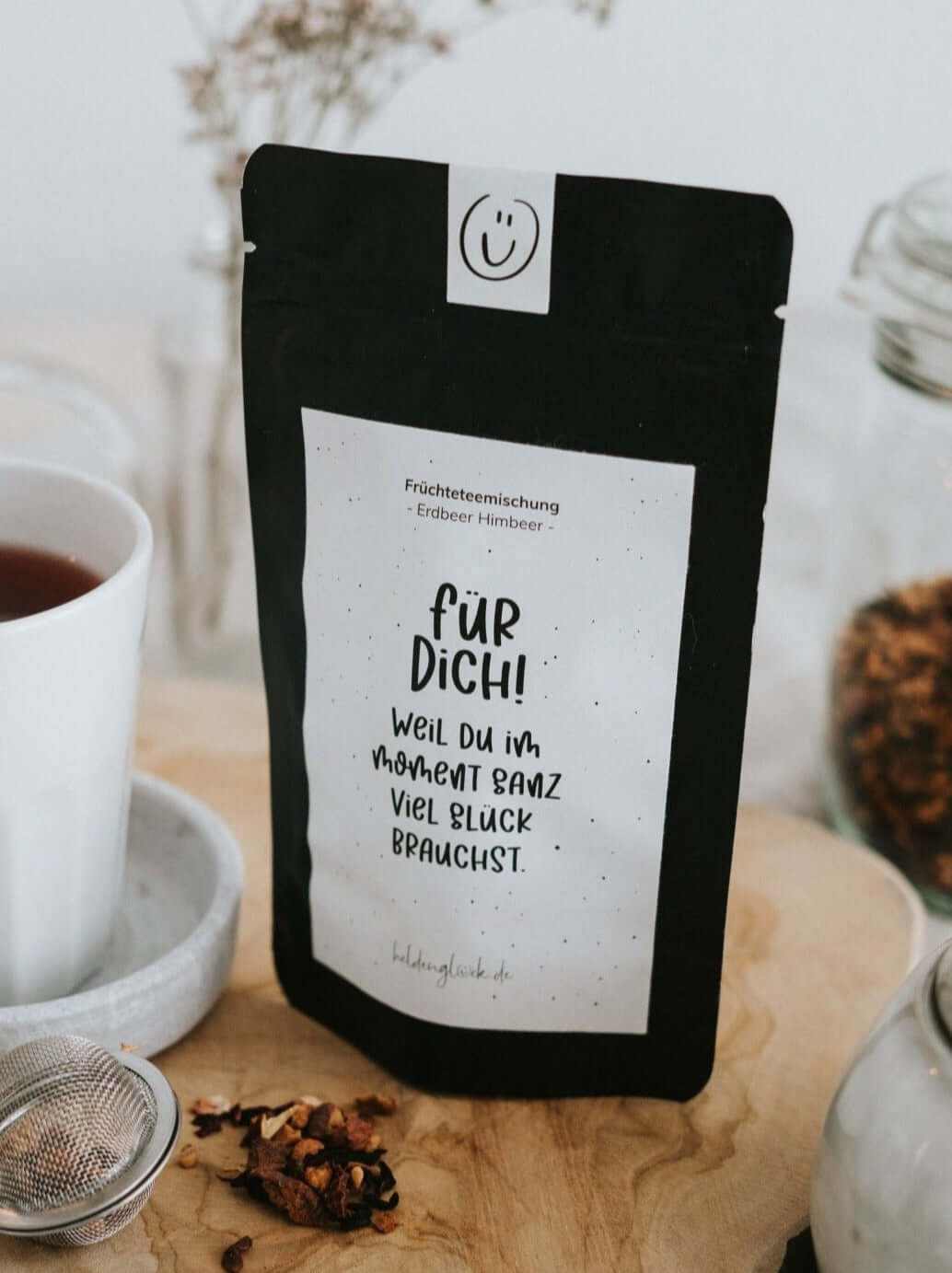 Früchtetee mit Erdbeere, Himbeere und Brombeere – veganes, glutenfreies Geschenk aus Deutschland