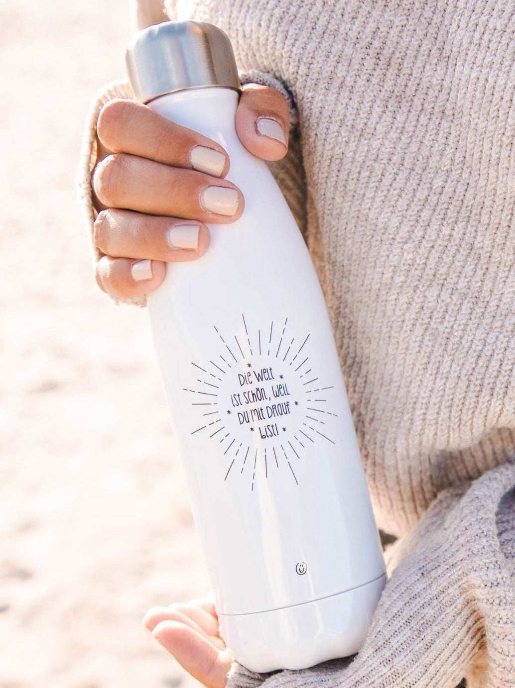 Thermosflasche Die Welt ist schön mit inspirierender Botschaft, langlebigem Edelstahl und 18h Wärmeisolierung