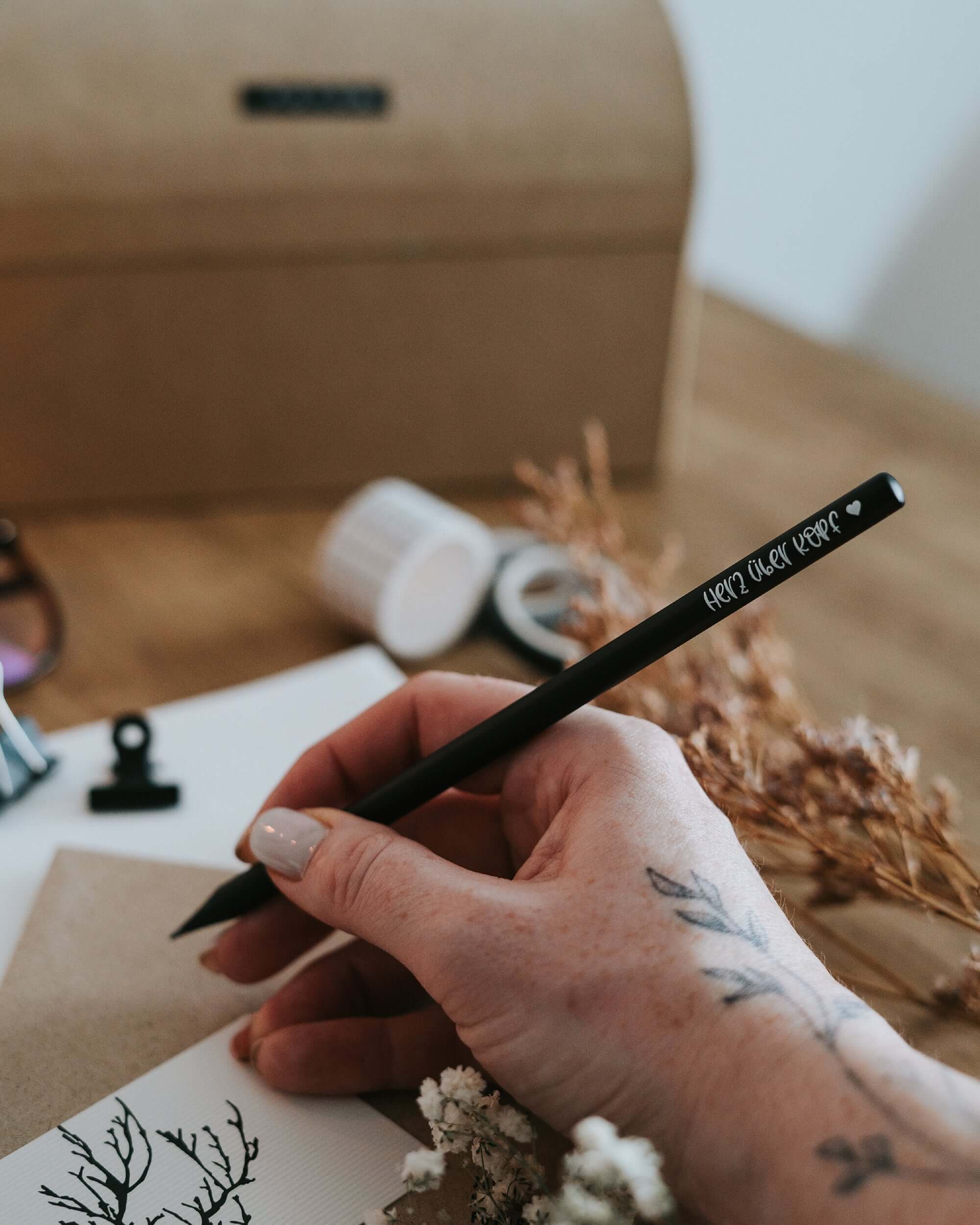 Herz über Kopf · Bleistift