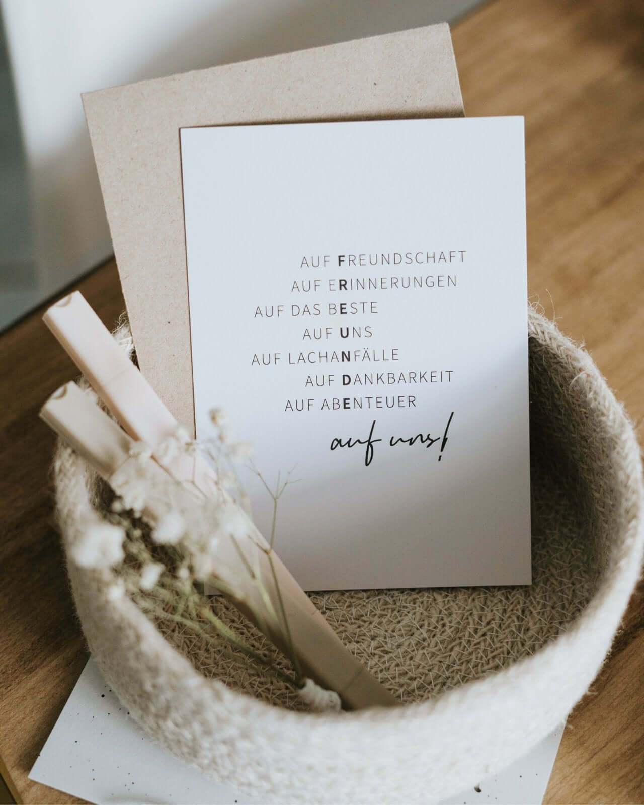 Auf uns · Postkarte
