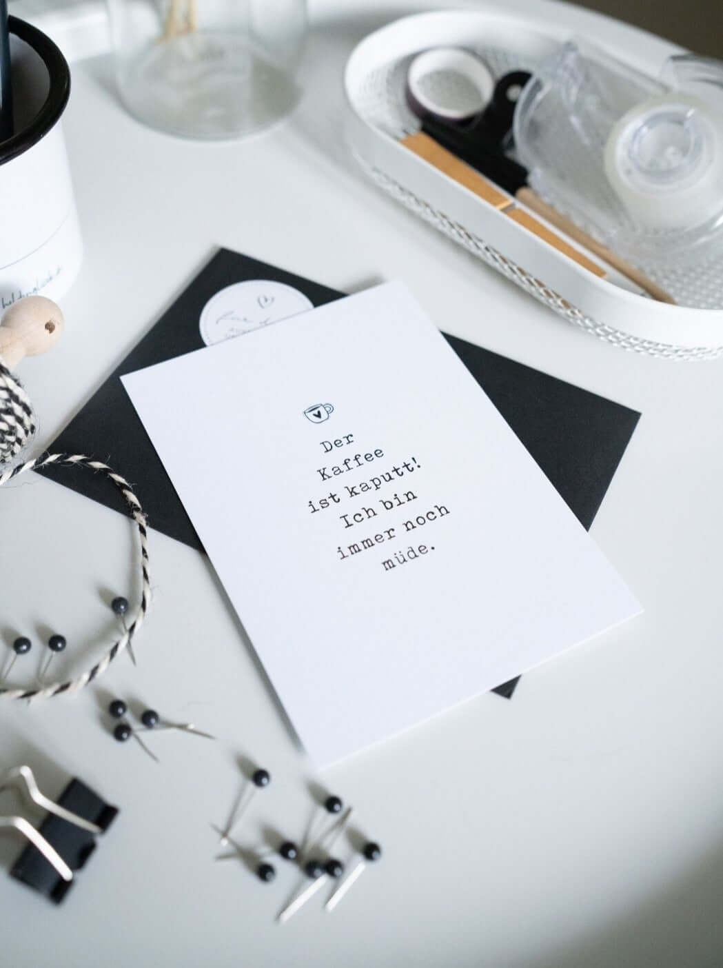 Der Kaffee ist kaputt · Postkarte