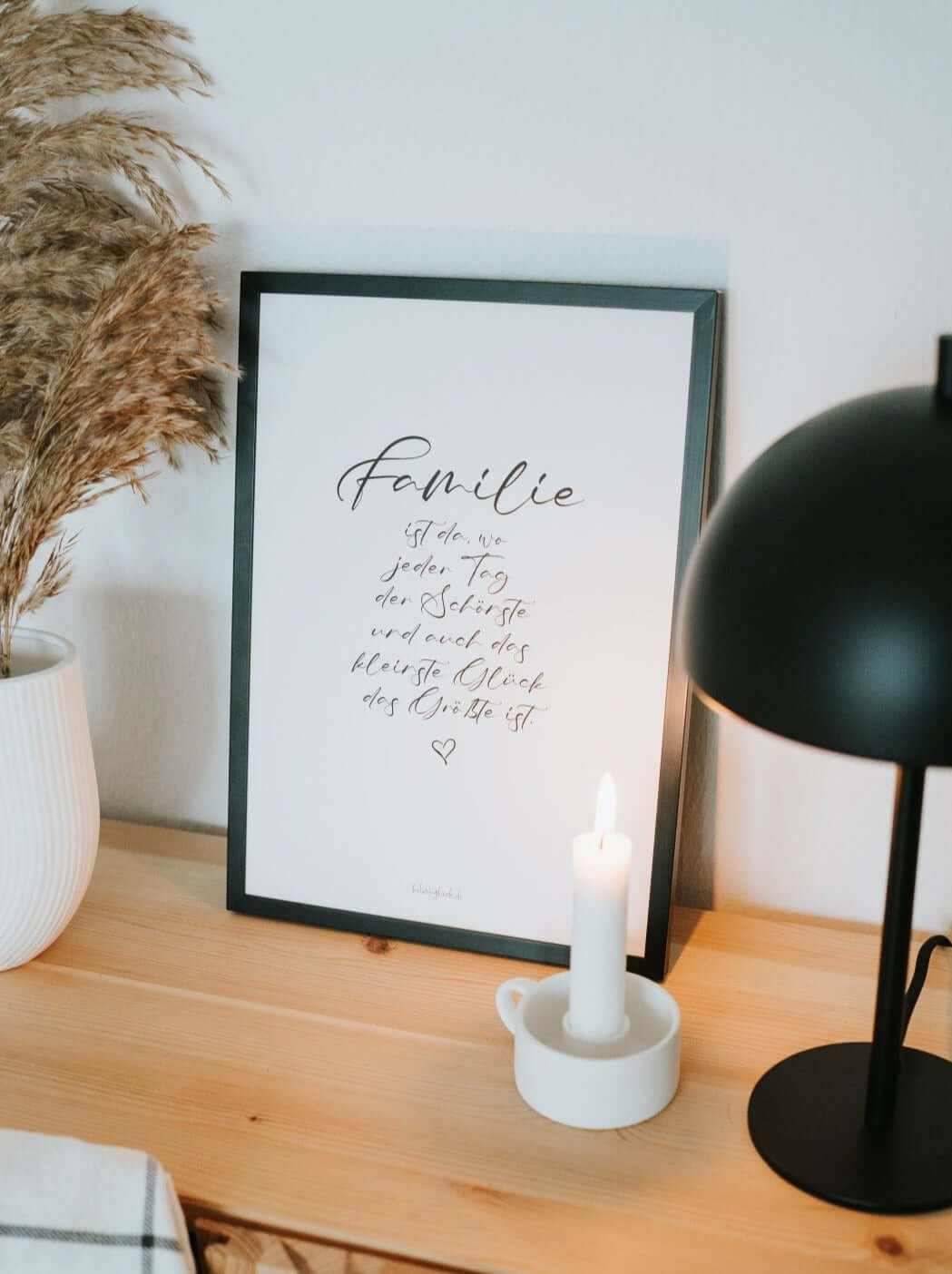 Schwarz-weiß Poster Familie mit liebevollem Spruch auf hochwertigem DIN A4 Offsetpapier