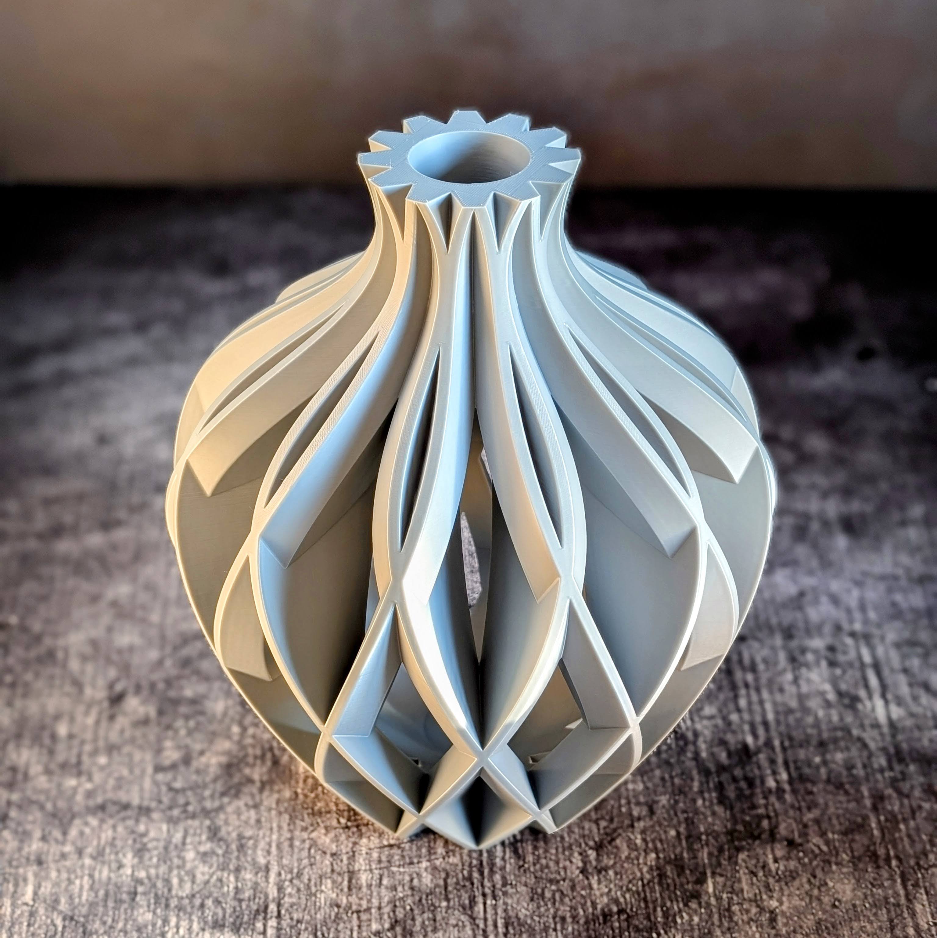 KOVO Vase – Nachhaltige Design-Vase aus PLA in Grau für moderne Dekoration