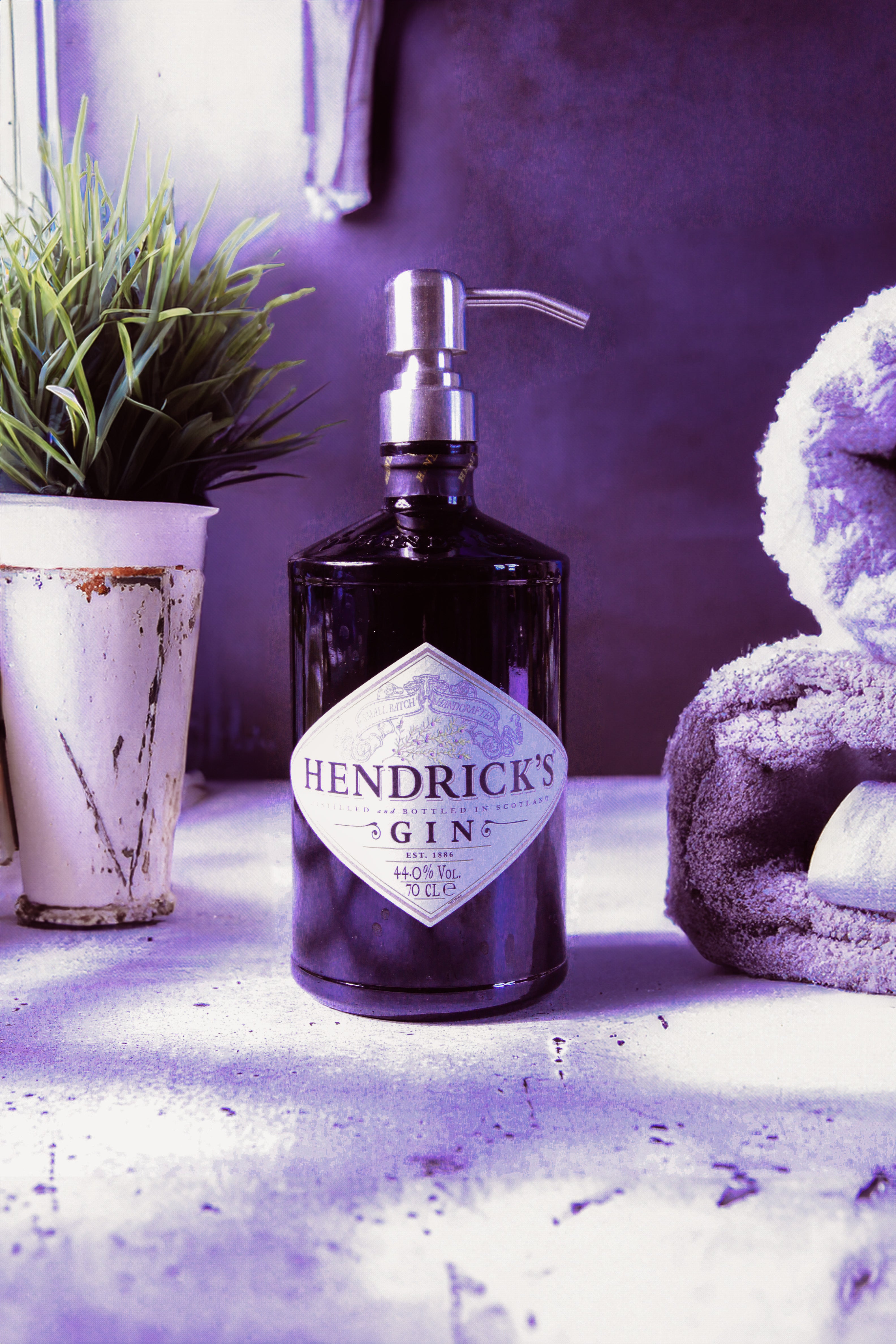 Upcycled Hendrick's Gin Seifenspender – Einzigartige Badaccessoires von Candelae