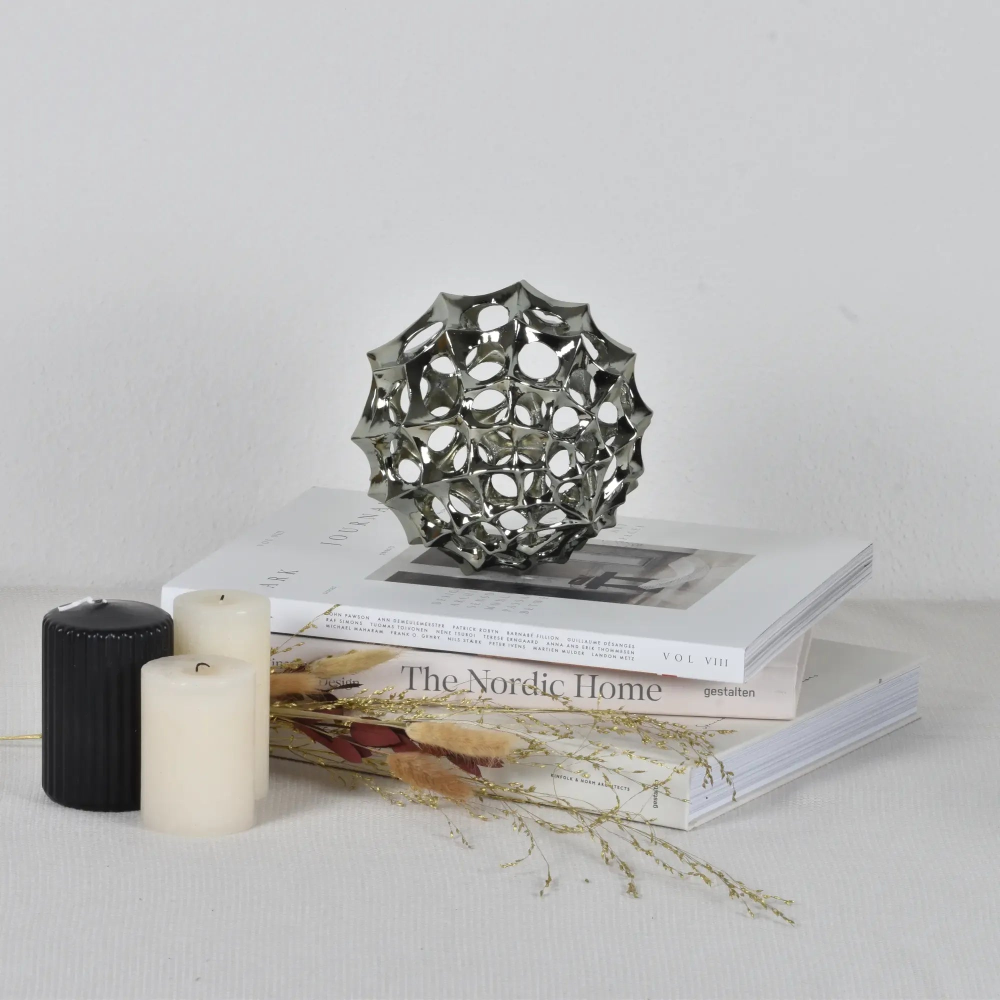 Dekokugel - glänzend Kugelform - Abstrake Tischdeko Designerkugel Sphère Argentée