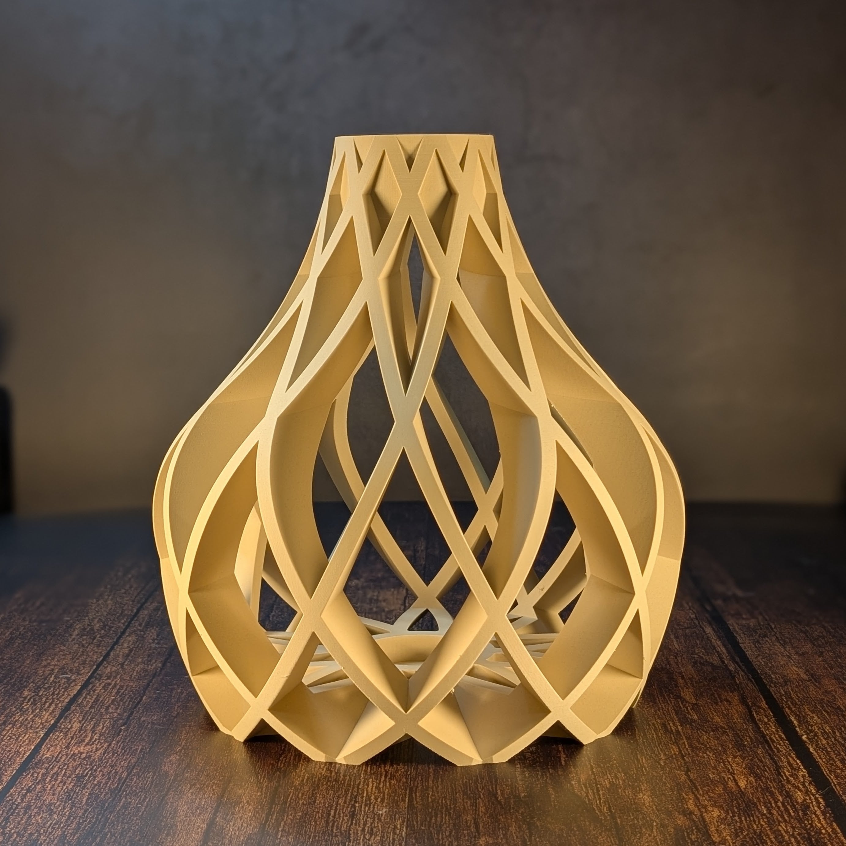 Vulkan Vase aus PLA Wood in White Oak – moderne, nachhaltige Designvase mit Holzoptik, perfekt für Trockenblumen und dekorative Elemente