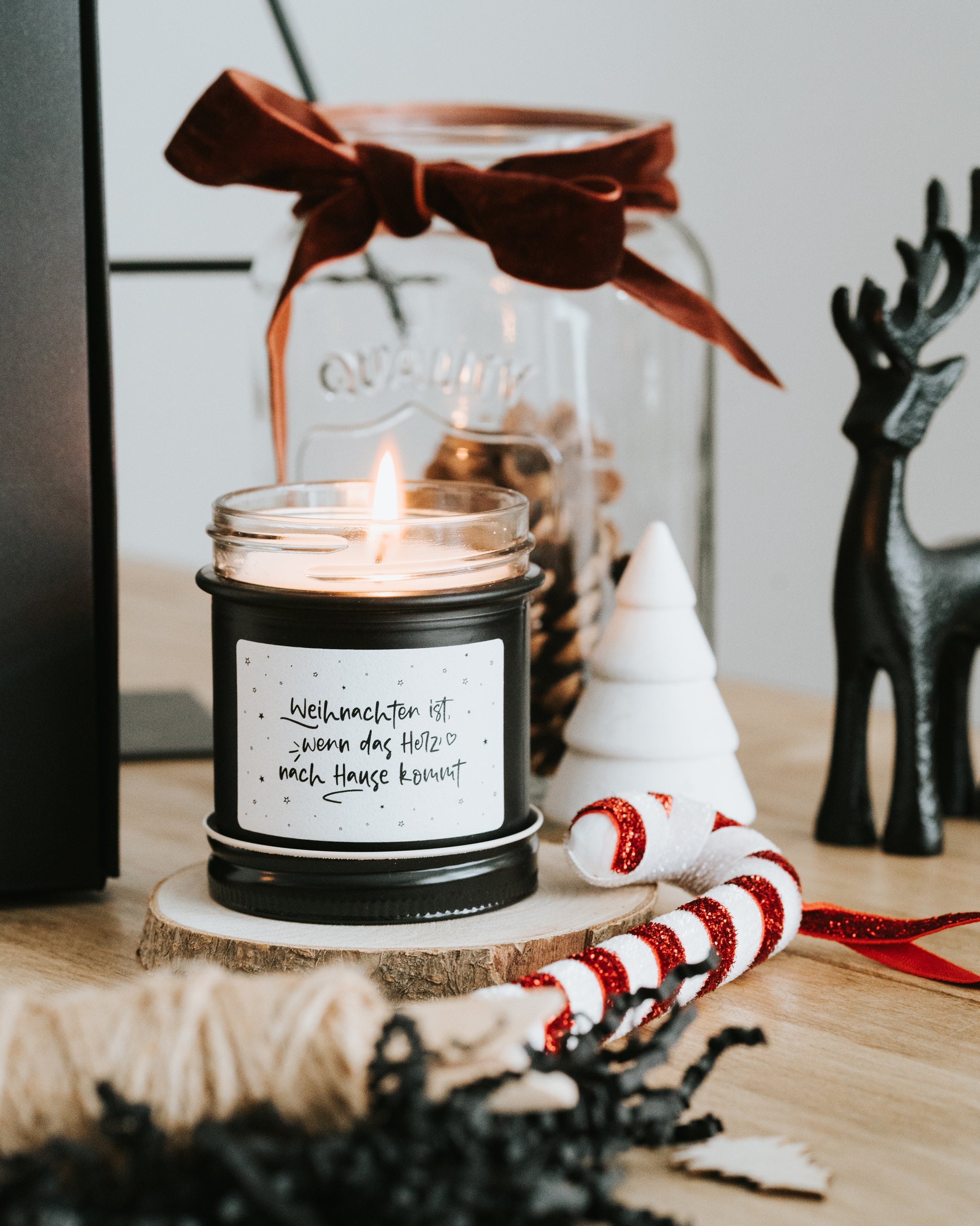 Weihnachten ist · Kerze